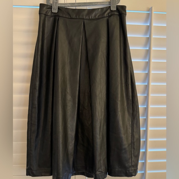 Faux Leather Midi Skirt in Black size 6 - Picture 1 of 6